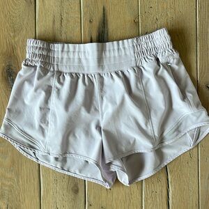 Lululemon Hotty Hot midrise lined 2.5” short. Size 4.